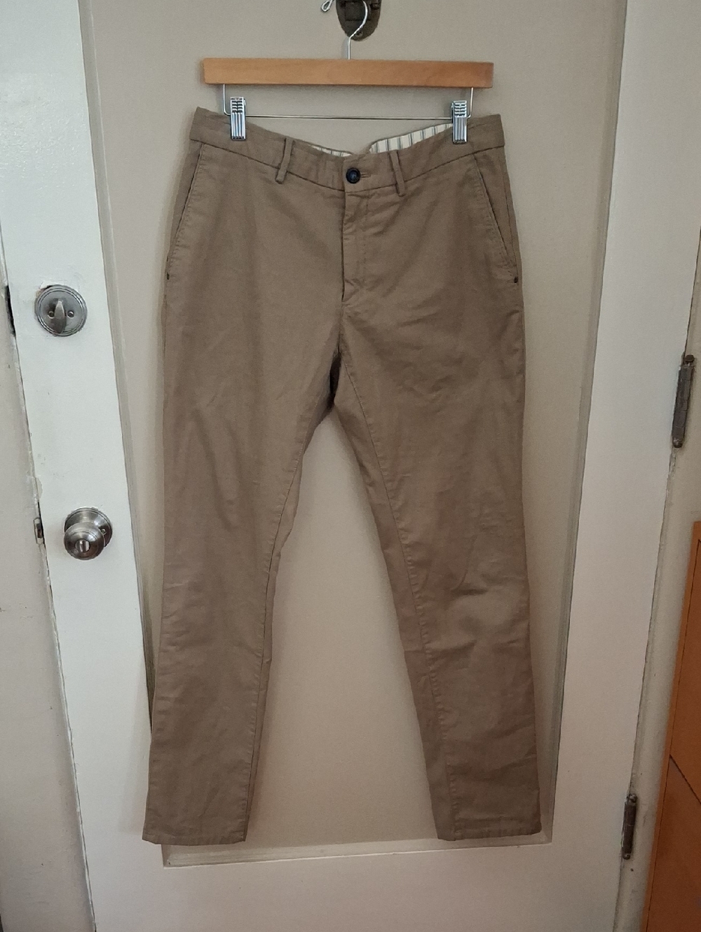 Massimo Dutti Slim Fit Men's Chino Pants in Khaki_1